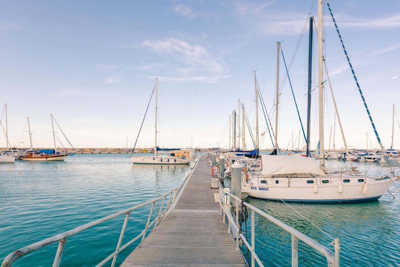 Aqua Resort Giulianova - Houseboat Experience 外观 照片