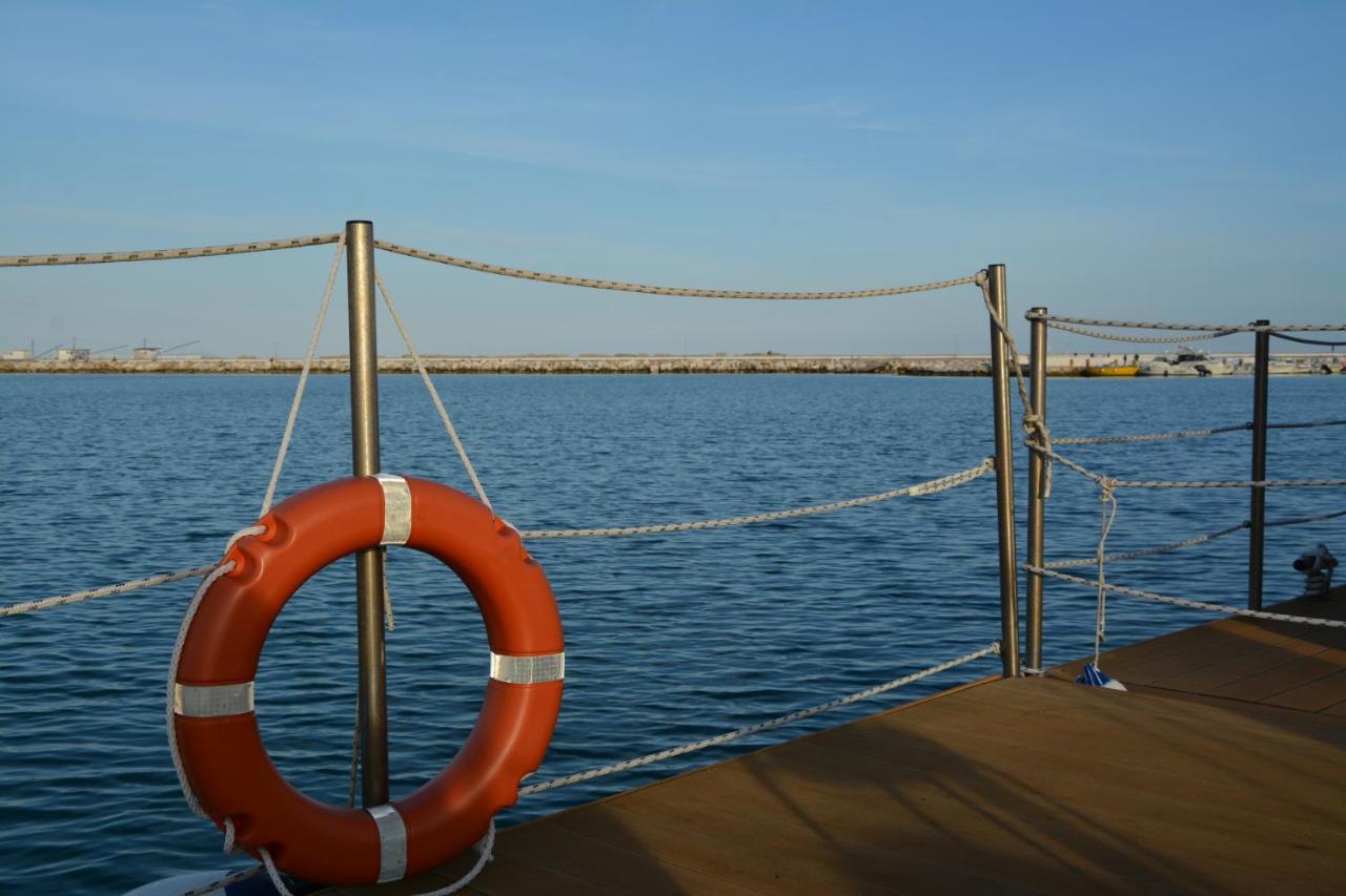 Aqua Resort Giulianova - Houseboat Experience 外观 照片
